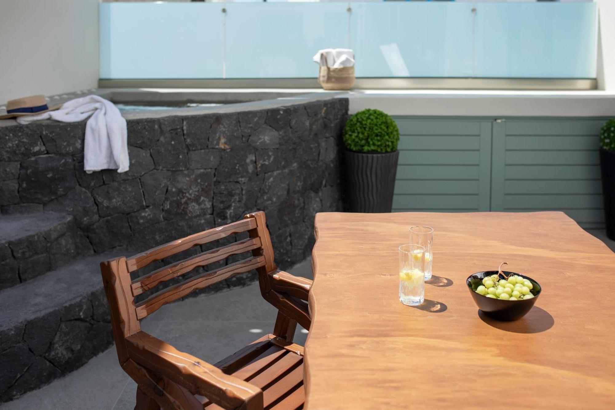 New Villa Katerina - 6 Villas & 6 Private Jacuzzi Emporio  외부 사진